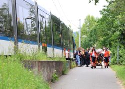 Zwoelf Verletzte Schwerer Strassenbahn Unfall In Jena  06